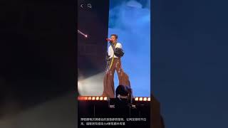 萧敬腾每次演唱会的造型都很独特，让网友感叹不白来，唱歌很有感染力#萧敬腾林有慧