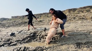 Kavya Dal dal me faas gai 😱Gaon me Nadi kinare khelna Gone Wrong Bindass Kavya Village Vlogs