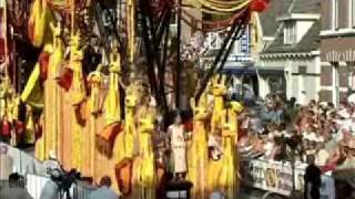 Bloemencorso: 2005 Buurtschap Tiggelaar 3.wmv