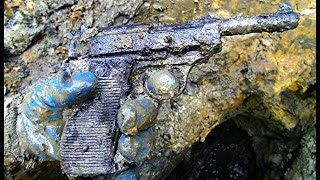 EXCAVATIONS OF WWII SOLDIERS WITH WEAPONS / WW2 METAL DETECTING