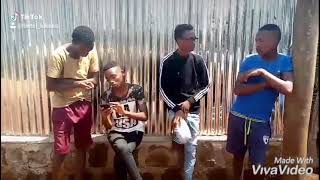 አዝናኝ አስቂኝ እና ቁም ነገር የያዘ አሪፍ video ነው #Azinagn asikgn ena kum neger yalew mirt video