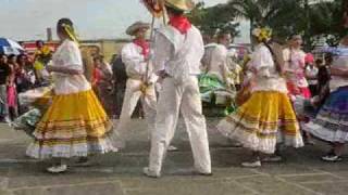 DANZAS DE COLOMBIA - LOS ESTANDARTES - DANZAS RIO DE ORO - PIEDECUESTA