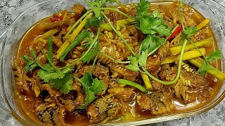 Thịt rắn xào cà ri  xả ớt . Món ngon mỗi ngày .