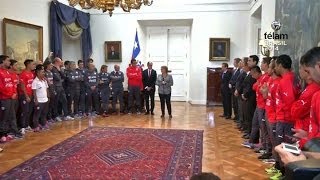 La selección chilena fue recibida por la presidenta Michelle Bachelet