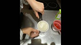 【お家で簡単！カフェドリンク】豆乳を使ってティーラテを作りました✿#shorts #cooking #cook #料理 #料理動画 #おうち時間  #カフェ #cafe  #レシピ #おうちごはん