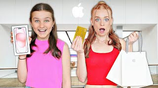 NO BUDGET Apple Shopping Spree with Little Sister!