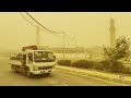 watch heavy sandstorm hits baghdad leaving capital in thick dust cloud