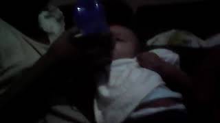 Minha irmã dando mama para meu sobrinho