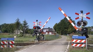 Spoorwegovergang Venlo // Dutch railroad crossing