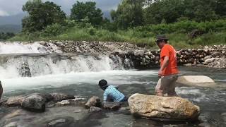 北杜市　移住　子育て　豊かな自然　大都市の子育てに不安　世界に誇る「水の山」