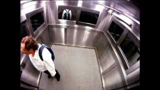Extremely Scary Ghost Elevator Prank in Brazil / Menina Fantasma no Elevador / J