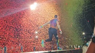 Coldplay - Something Just Like This LIVE in Singapore | 8K Front Row Confetti Finale 🎶✨