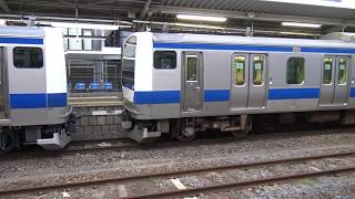 土浦駅で切り離されて車両基地に向かう上野東京ライン常磐線下りE531系の付属編成