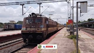 11027 Satara express with WAP4 departing Sangli railway station after taking the mainline stop