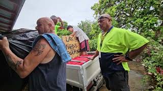 UNPACKING MY PUHA (BOX / CARE PACKAGE) IN THE KINGDOM OF TONGA l BUNCH OF FOOD , CLOTHES AND MORE