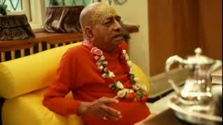 Prabhupada 0406 కృష్ణుడి విజ్ఞానం తెలిసిన ఎవరైనా, అతను ఆధ్యాత్మిక గురువుగా ఉండవచ్చు