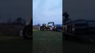 Paalin kuormaus Jonh Deere 6930