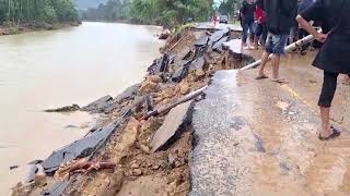 Flooding, landslides kill dozens in West Sumatra | REUTERS