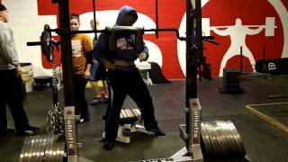 Elitefts.com - Close Stance Squats with Chains