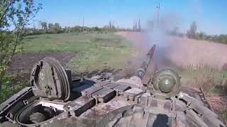 Russian T-72B3 is firing at Ukrainian Fortifications💥❗