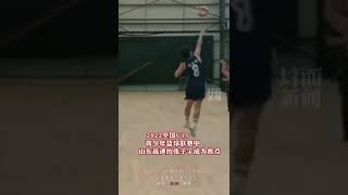 山东15岁女孩身高2米26，称霸篮下“秒杀”对手