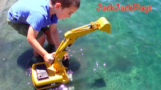 Beach Outdoor Construction Truck Play! Bruder Dump Truck & Tonka Bulldozer | JackJackPlays