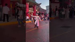 【USJ ホラーナイト】ブルーローズ隊が目隠しゾンビ達からお客さんを守っている様子【ストリートゾンビ】 #ユニバ #ユニバーサルスタジオジャパン