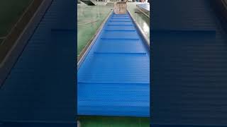 Blue linear wide modular belt conveyor testing in MAXSEN conveyor factory