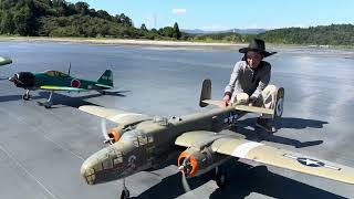 B-25ミッチェルのラジコン飛行機飛ばすよ