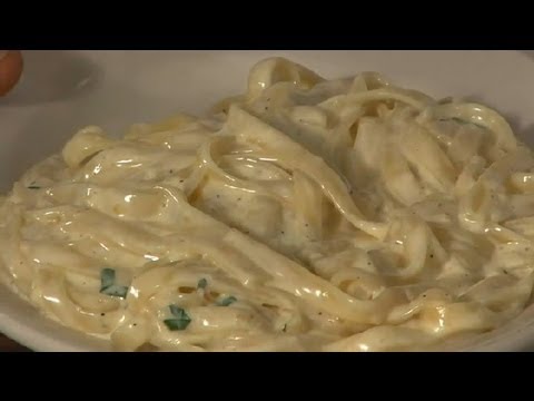 Traditional Fettuccine Alfredo : Cooking Italian Style Traditional Fettuccine Alfredo : Cooking Italian Style