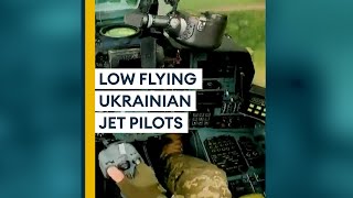 Ukrainian pilots filmed in daring low-flying manouevres
