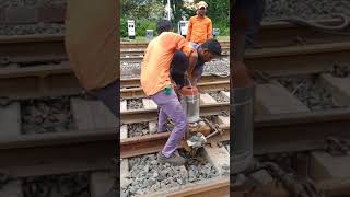 Thermit Welding in  Railway by Welder ,Please like,share And subscribe my youtube channel 🙏🙏🙏