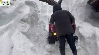 朝から津倉さんの車庫の除雪をして午後に集会所の除雪の続きをしました