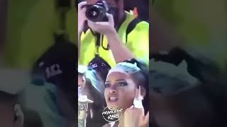Rihanna complimenting her model friend this way is just funny 😂 | #shorts #rihanna
