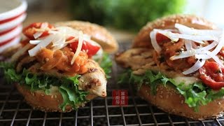 【蘿潔塔的廚房】番茄風味的雞胸肉漢堡。簡單的早午餐在家享用就好！