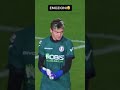 Esce un EX PORTIERE di SERIE A e entra un PORTIERE di PRIMA CATEGORIA🧤🔥😳 #shorts