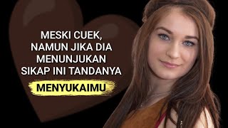 10 Kebiasaan Wanita yang Menunjukkan Dia Suka Padamu Meski Terkesan Cuek