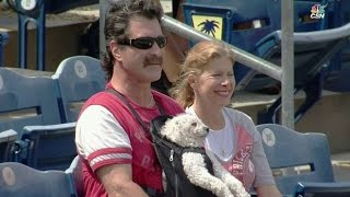 HOU@PHI: Two Phillies fans show off their dog