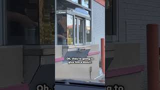 Clever raccoon orders donut from Dunkin' Donuts drive-thru window #Shorts