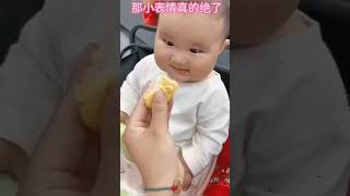 萌宝小吃货 人类幼崽都这么馋吗 萌宝吃榴莲的表情😂😃😃