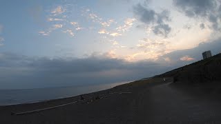 湘南サイクリング 夕暮れ時 湘南大橋-茅ヶ崎サザンビーチ-辻堂海岸-片瀬-江ノ島海岸 4K Cycling Shonan beach at sunset.  Katase Enoshima