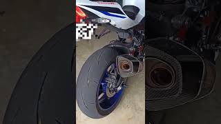 Cold Start of SUZUKI GSXR 1000R 2023 on YOSHIMURA R11 Exhaust Sound #suzuki #gsxr1000 #shorts