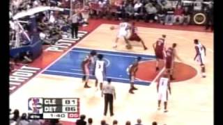 Tayshaun Prince absolutely owns Lebron James!!