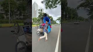 Ada Ondel Ondel Betawi Naik Bajaj di Depan Patung Ondel Ondel Raksasa #shorts