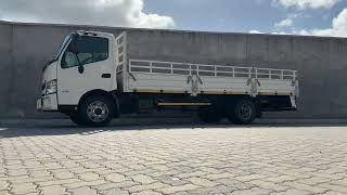 2015 HINO 300 915 LWB - 94 008KM