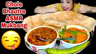 EATING CHOLE BHATURE | INDIAN FOOD ASMR | MUKBANG | STREET FOOD