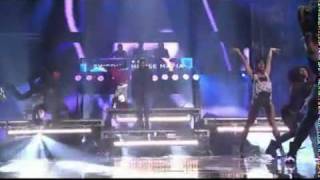 Usher -- 'DJ Got Us Fallin' In Love Again' Live American Music Awards