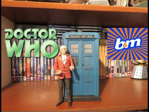 Doctor Who Figure Review 3rd Doctor And Tardis B&M Collector Set - YouTube