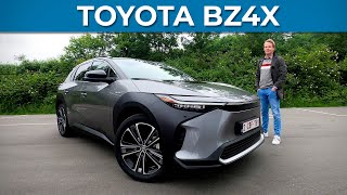 Toyota bZ4X (2022) Review - Toyota's eerste batterij-elektrische auto - AutoRAI TV