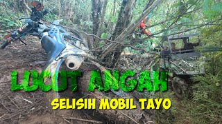 LUCUT ANGAH!! BEPAPASAN MOBIL TAYO DI JALUR